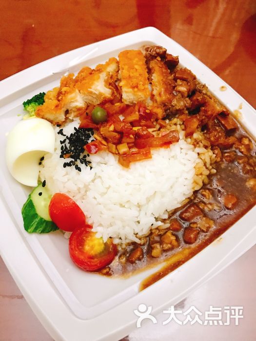 炸鸡卤肉双拼饭