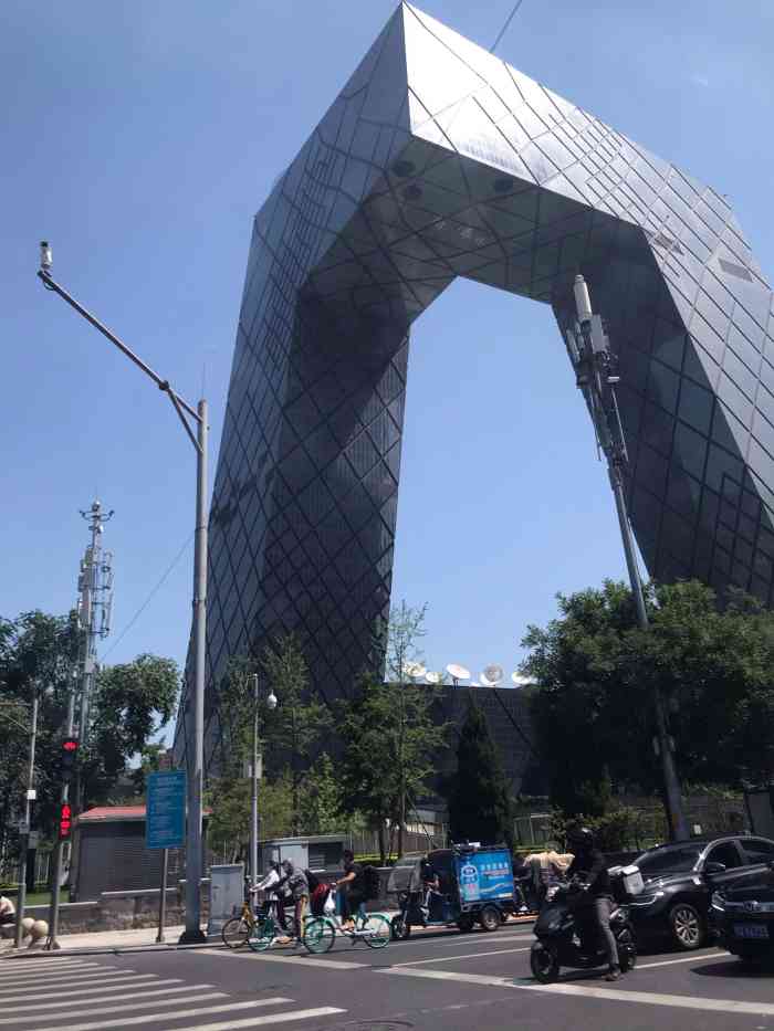 打分 中央电视台总部大楼,位于北京商务中心区,北京市朝阳区东三环