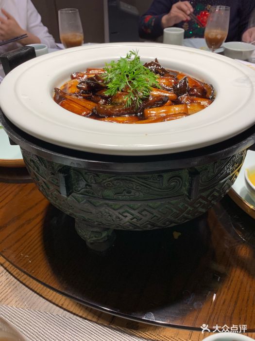丰泽园饭店(王府井店)葱烧海参图片