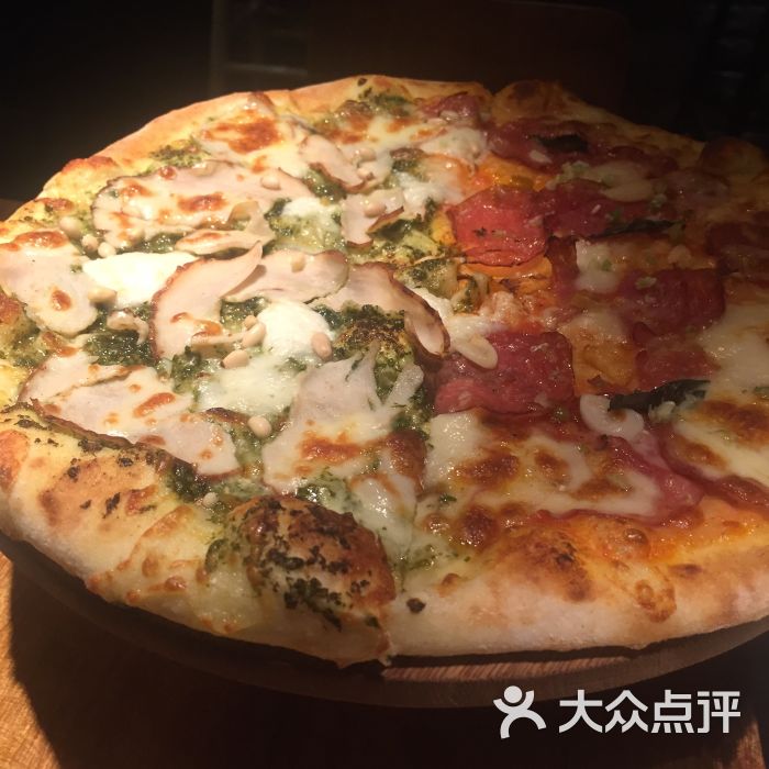 罗勒酱火鸡披萨