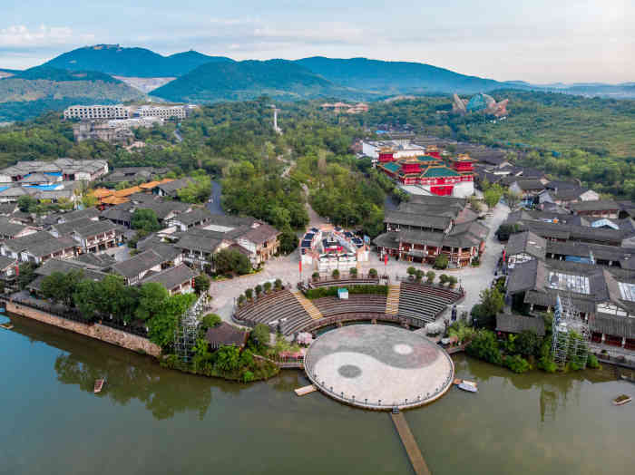 东方盐湖城·道天下-"位于常州茅山的东方盐湖城,蕴含