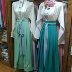 重回汉唐汉服实体店