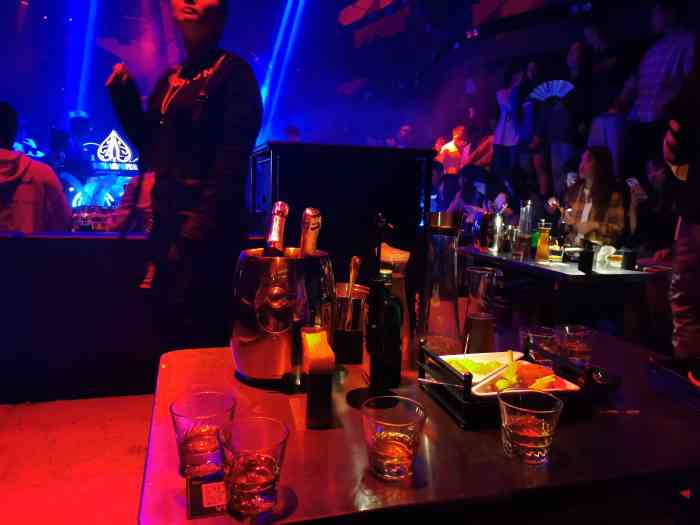 ci club illusion-"大年30晚上去的 进门先测体温 一切正常.
