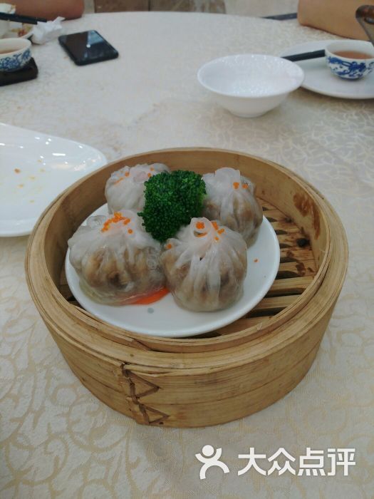 星福酒家:服务员态度不好,要了一个干烧伊.顺德