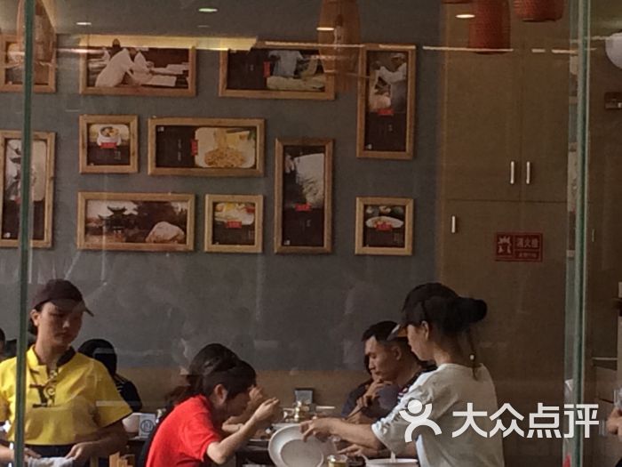 淳百味:地址在新华都一楼，不难发现。属厦门美食