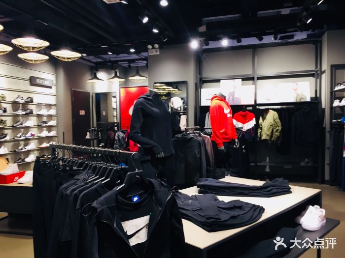 nike耐克(万达广场店)店内环境图片 - 第11张