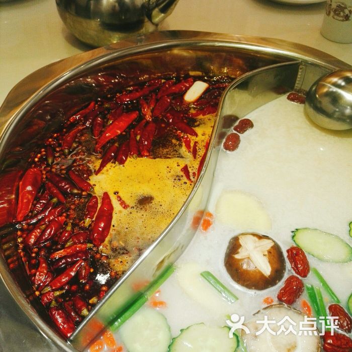 老重庆秦妈火锅鸳鸯红油锅底图片 - 第3张