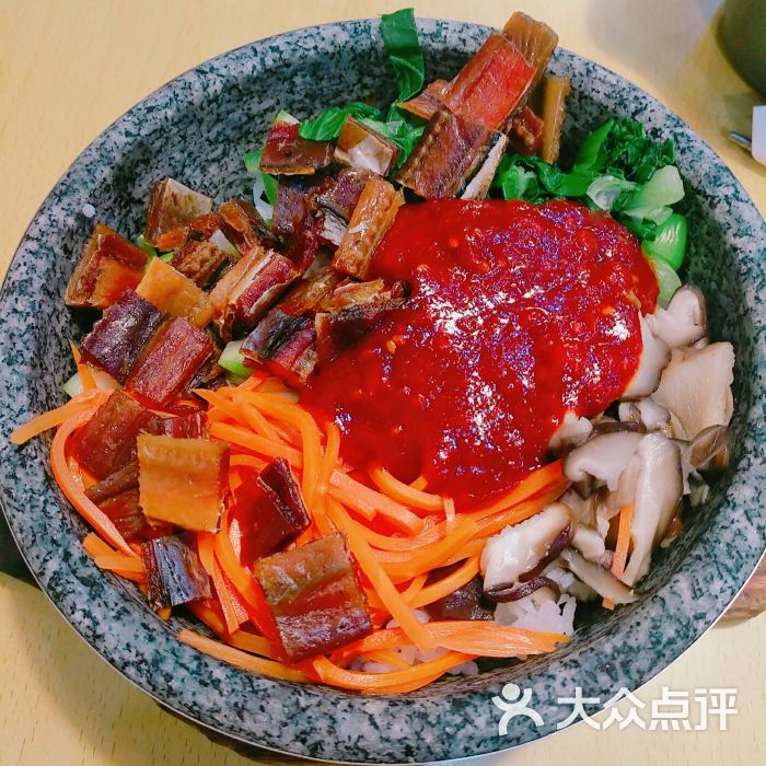 烤鳗鱼石锅拌饭