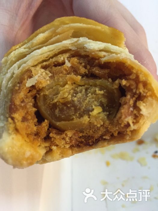 肉松小贝:买了两次买到肉松不是鲍师傅多到爆那种沙拉酱也不多黑脐黄豆好吗图片