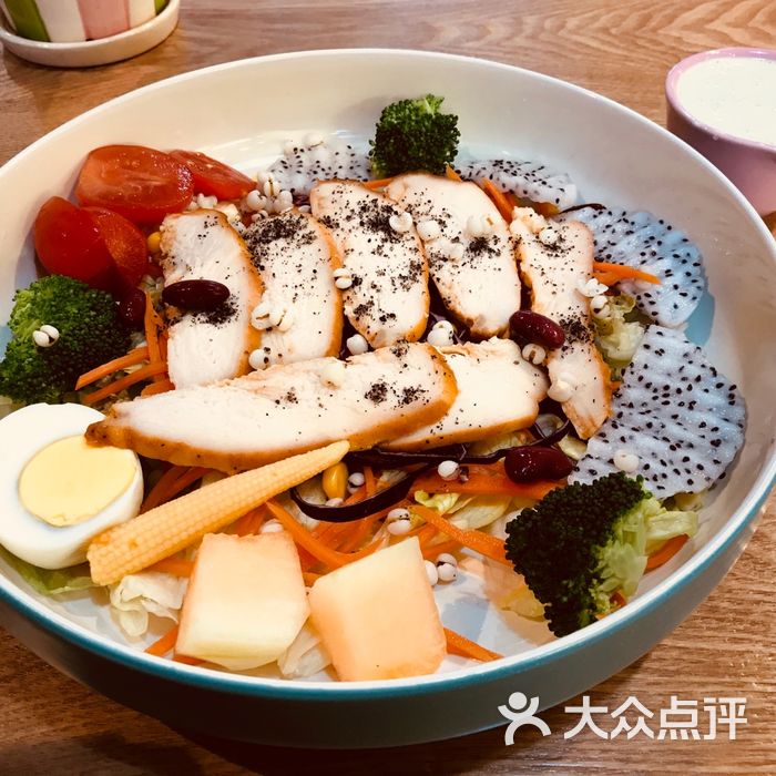 莱卡轻食新奥尔良鸡胸肉沙拉图片-北京西式简餐-大众