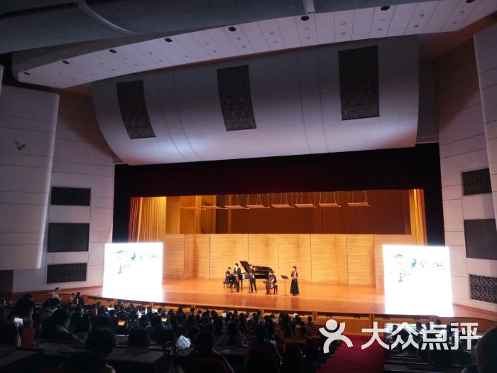 福建会堂舞台图片 - 第1张
