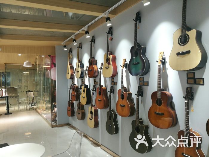 清木琴行吉他尤克里里培训中心(金鹰世界店)图片 第1张