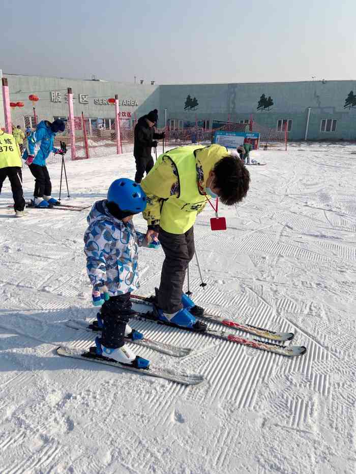 华彬生态园滑雪场-"华彬庄园滑雪场位于昌平南口镇南口农场,从.