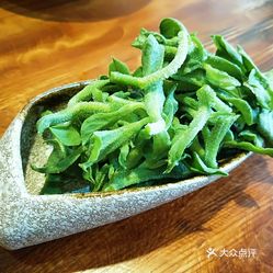大理人均收入_大理古城图片