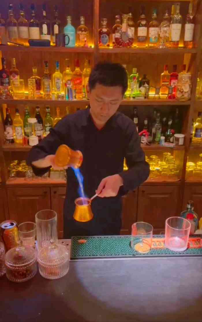 星夜starlit night bar-"95红斌调酒的叔叔的店,慕名而来,然而….