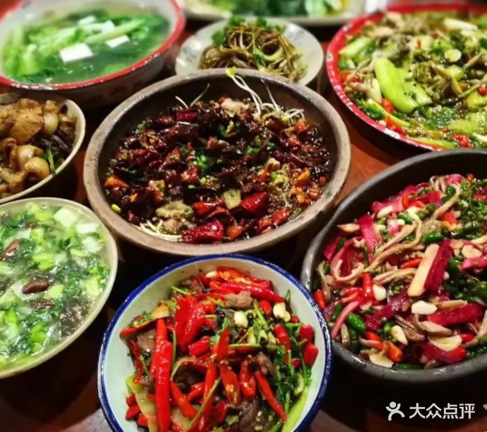 蔡·茅草房土碗菜图片