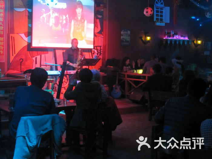 红吧酒吧萨克斯b"y图片 - 第23张