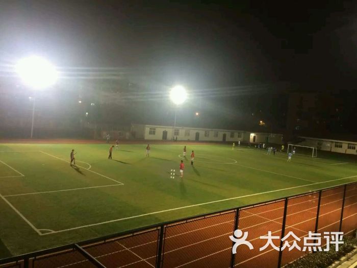 香山中学羽毛球馆-图片-上海运动健身