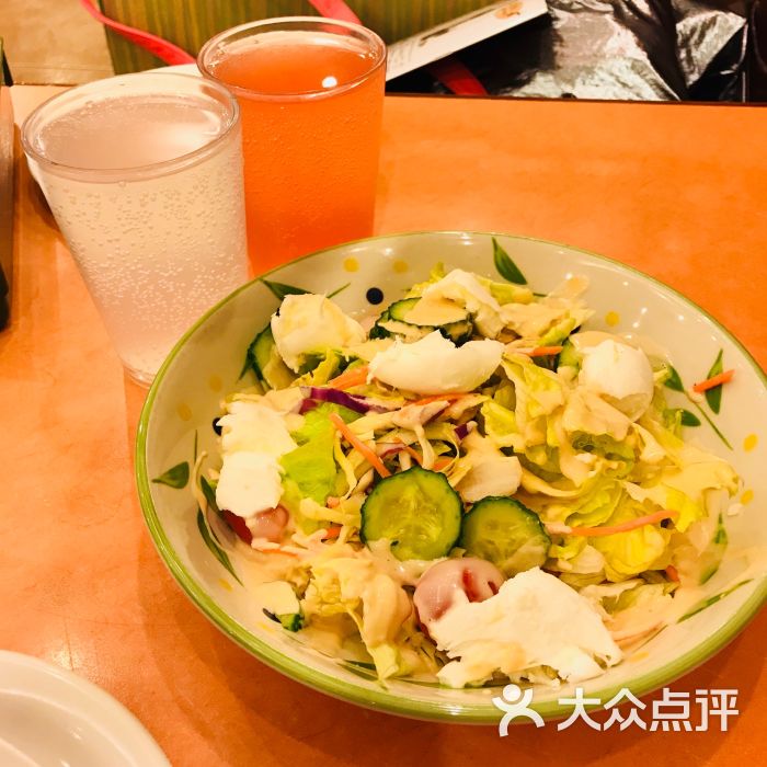 萨莉亚(欧美汇购物中心店)马苏里拉芝士沙拉图片 - 第1张