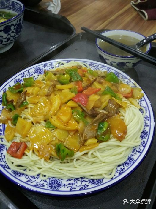土豆牛肉拌面