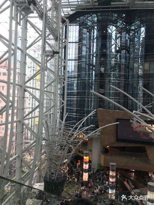 香港这类的商场好多,朗豪坊没什么特别的个.