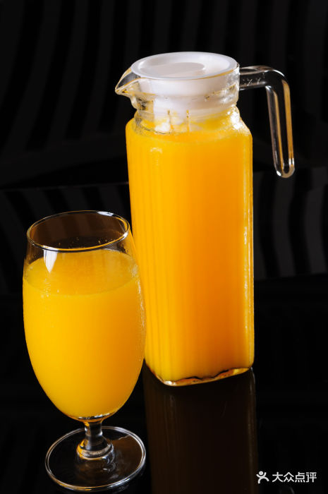 原制原味(东港凯虹广场店)鲜榨饮料—鲜榨柳橙汁图片