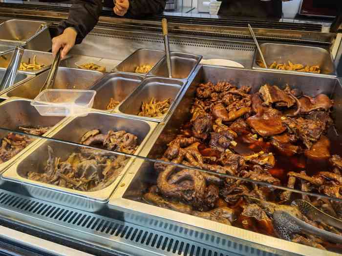 路先生川卤现捞(环球总店)-"楼下这家卤肉店可以说是.