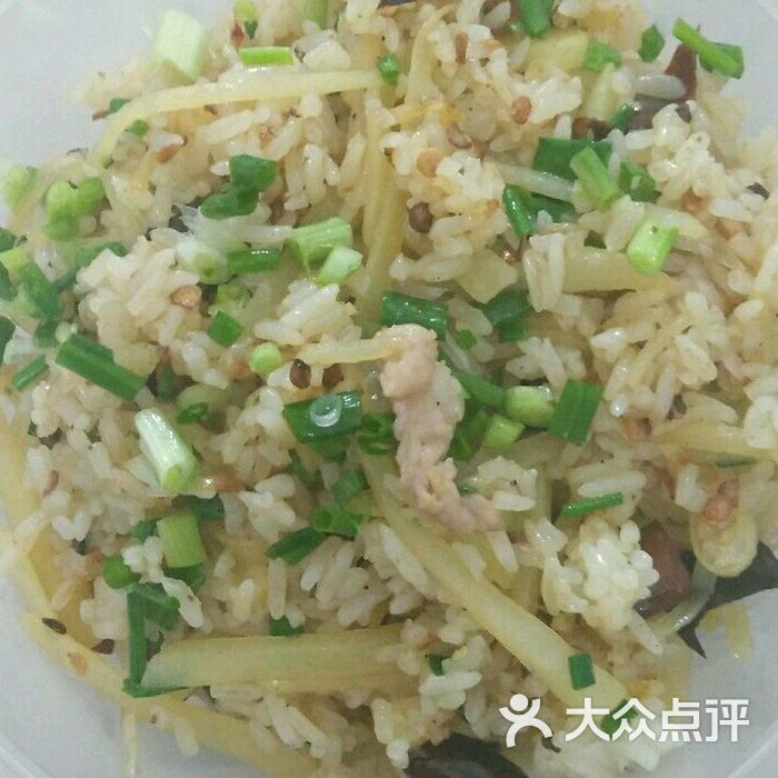 露涛鲜肉粉土豆肉丝炒饭图片-北京小吃面食-大众点评网