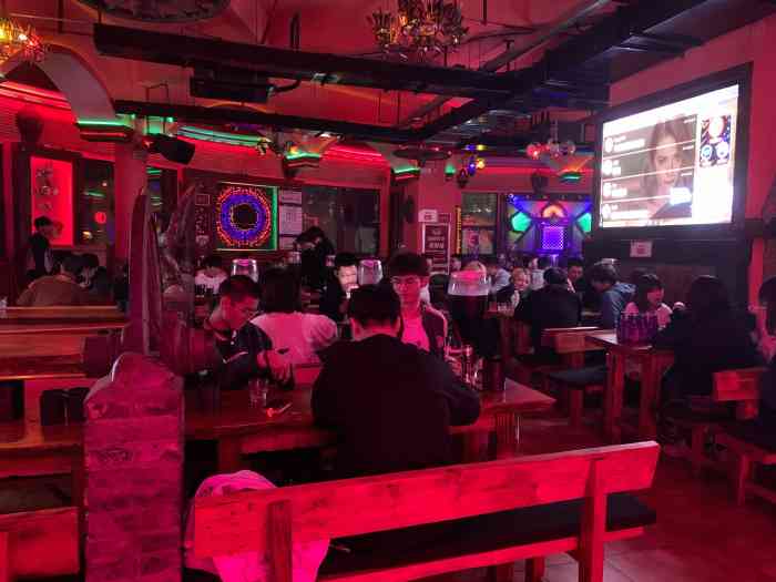 ellen"s艾伦司小酒馆(园区翰林店)-"这家酒吧在苏大附近,从外面看我还