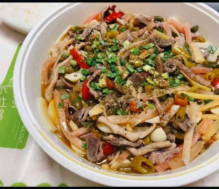 小杜鸡肠酸萝卜鸡杂(都江堰店)