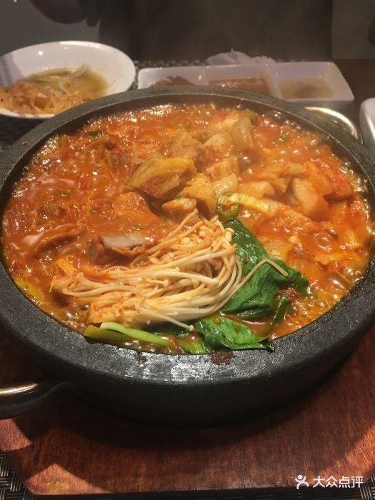 惠园韩国烤肉餐吧泡菜猪肉石锅图片 第1张