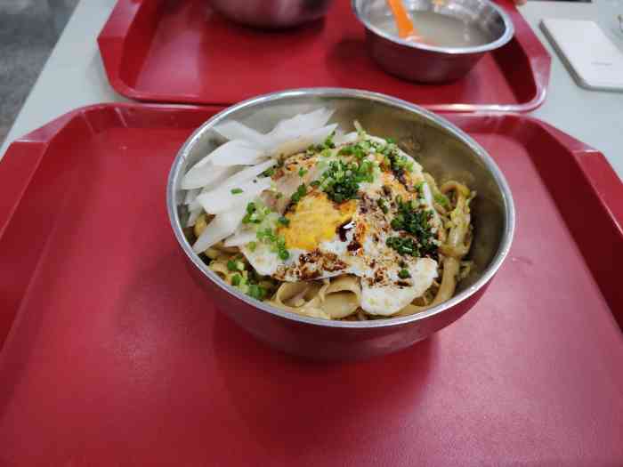 医大京元美食餐厅"医大食堂,环境卫生整洁,菜品种类略少,味.