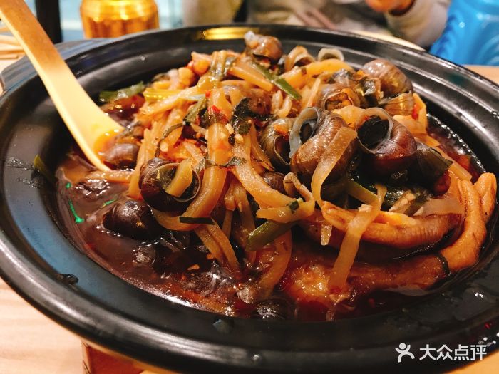 田螺鸭爪爆煲