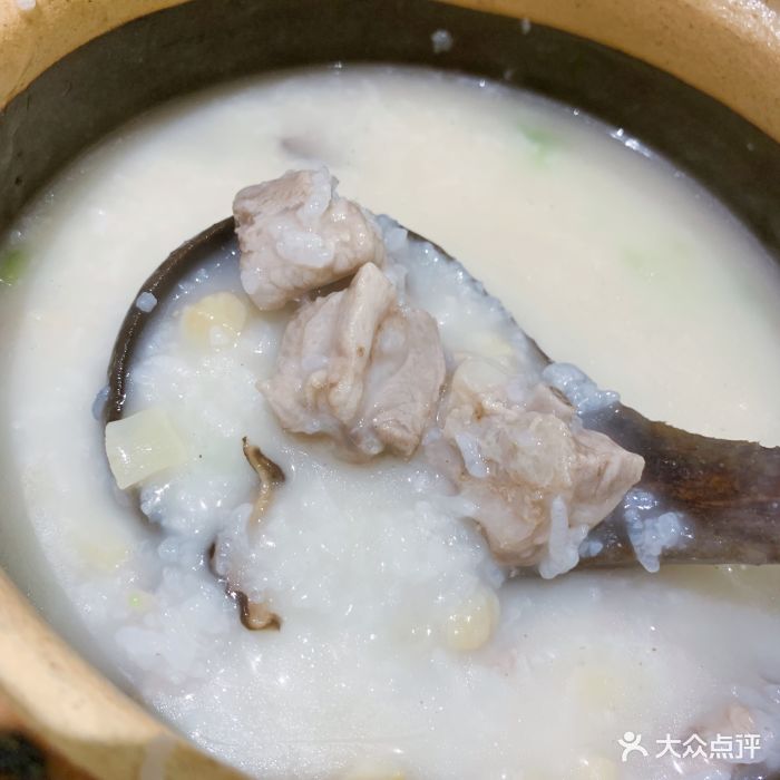粤港湾砂锅粥·早茶(宝龙店)干贝排骨粥图片