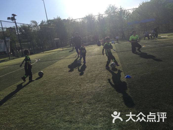 爱踢客青少年足球俱乐部(万丰公园校区)-图片-