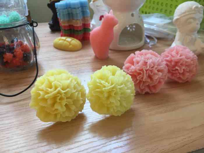 七月手作生活馆手工蜡烛"93少时,喜欢采一些小花或是树叶夹在书本.