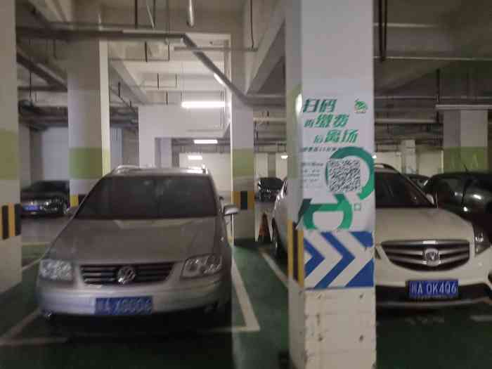 铁象寺水街·停车场-"铁象寺水街这个停车场进出都很.