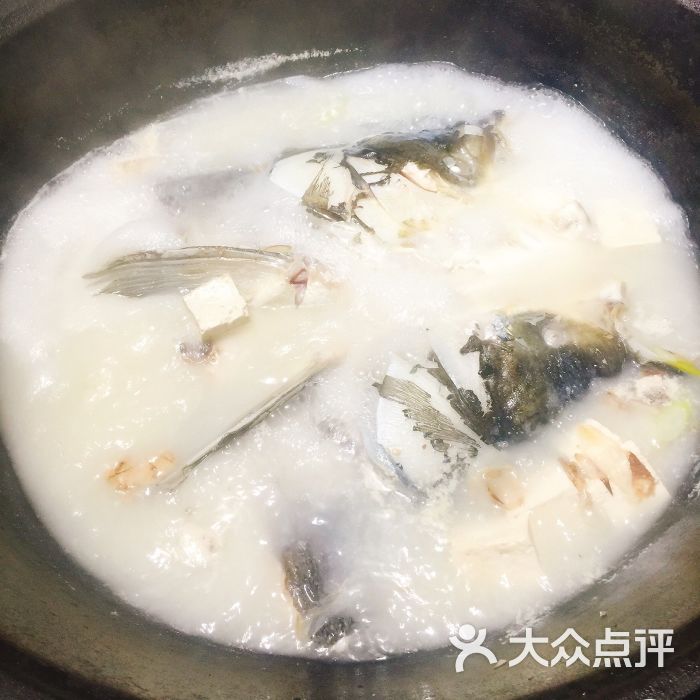 鱼头炖豆腐