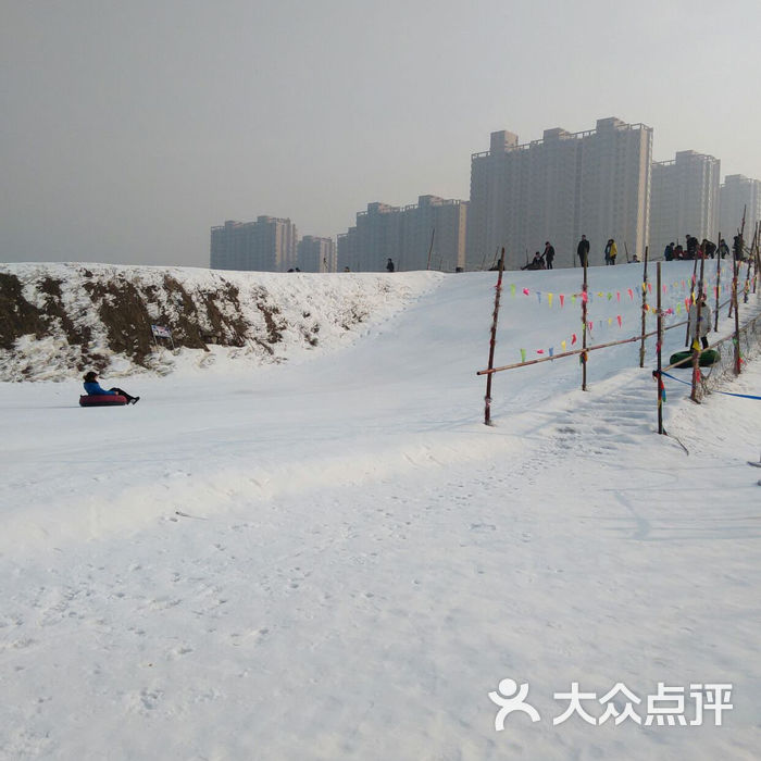 保定植物园滑雪场