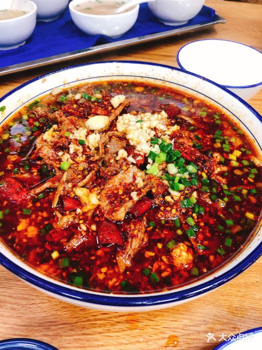 万客来碗碗翘脚牛肉水煮牛肉图片