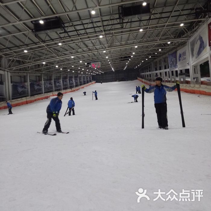 乔波室内滑雪场