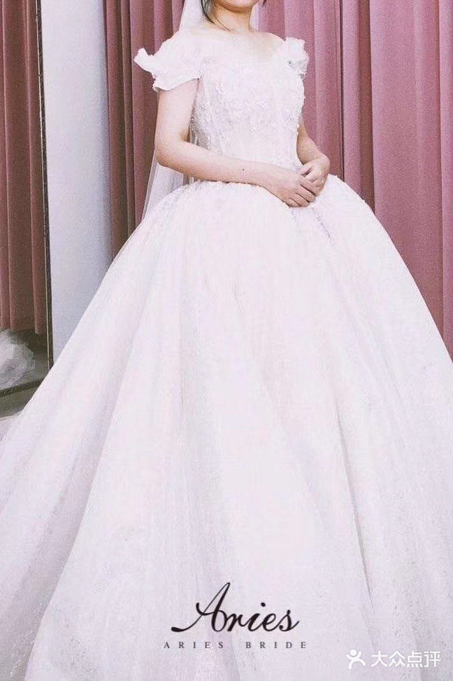 昨天和小姐妹一起到aries白羊座婚纱礼服高级定制去