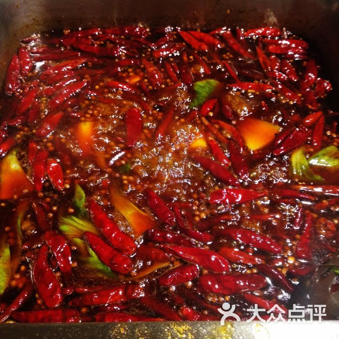 成都葫芦娃一家人火锅(三里屯店)一家人麻辣锅底图片 - 第6张
