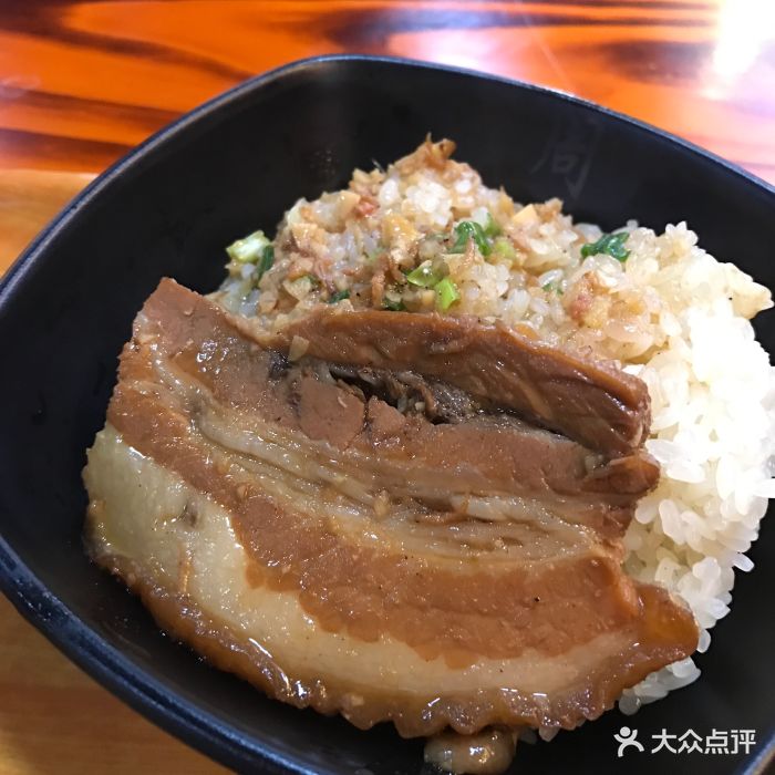 扣肉糯米饭