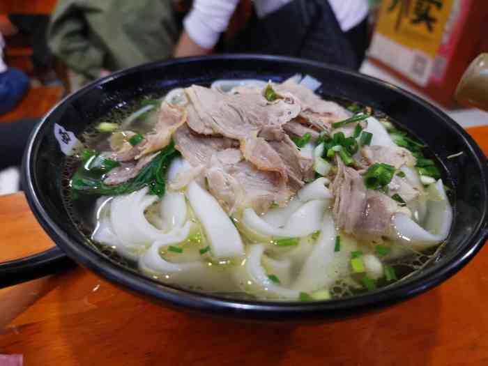 西江凯里鹅肉粉(花果园店)-"贵阳花果园社区,到达时比较晚了,下着雨又