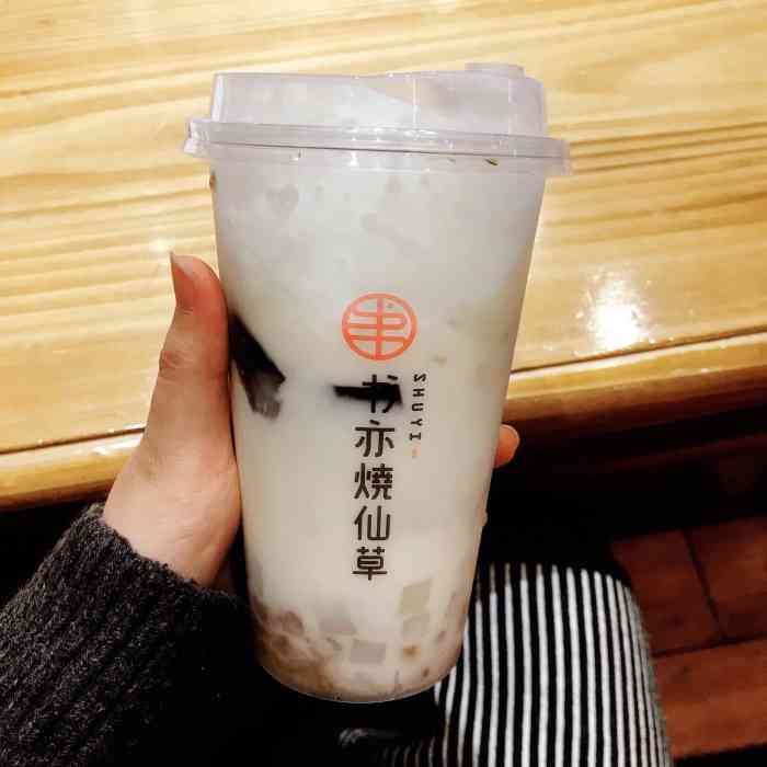 书亦烧仙草(开封万达店)-"书亦烧仙草,半杯都是料, 真