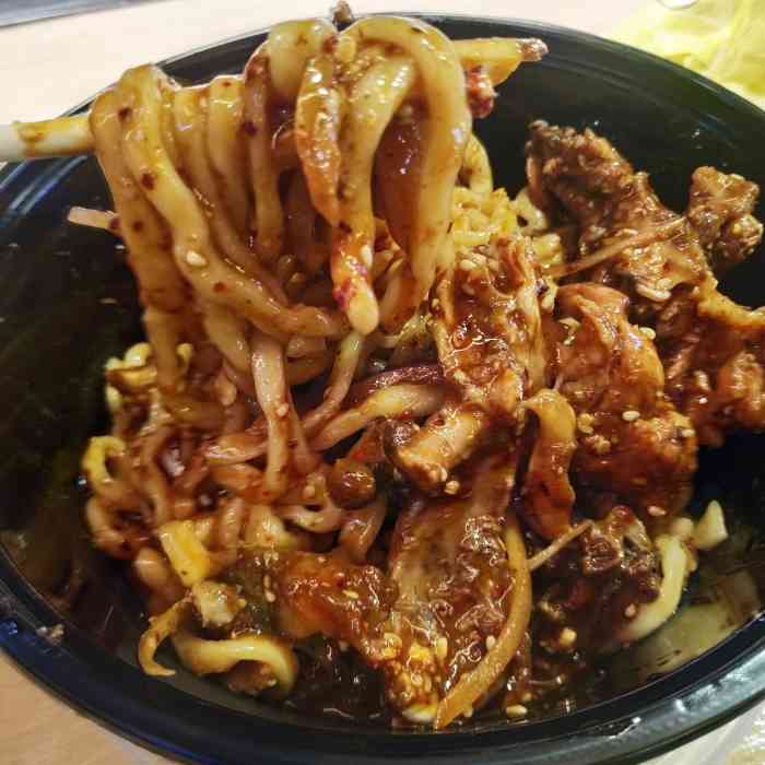 架子骨鸡架拌面(长兴里店)-"中央大道地下美食溜达了.