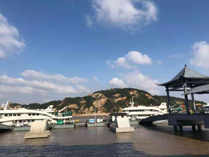 朱家尖蜈蚣峙码头-"停车场很大,自驾很方便,就在码头.