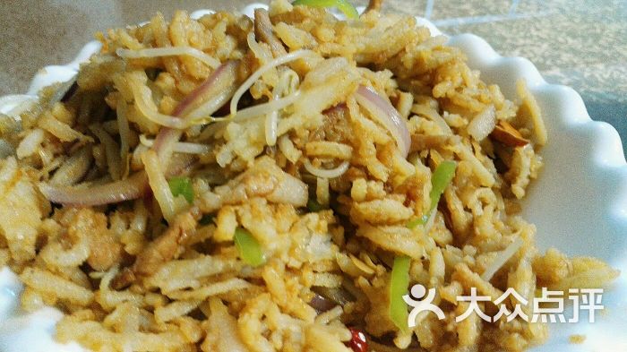 小炒肉炒洋芋擦擦