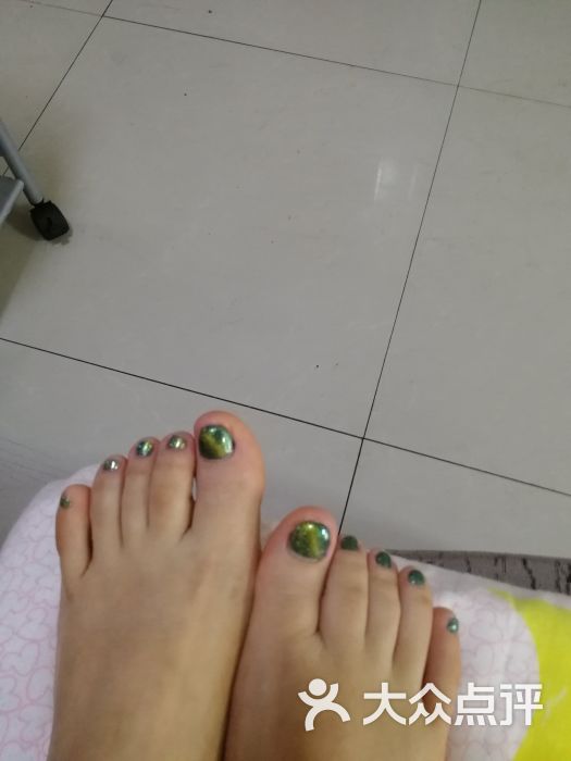 好旺脚修脚:小美女v美女,手法很好!下次我还.大腿美女的香港美图片